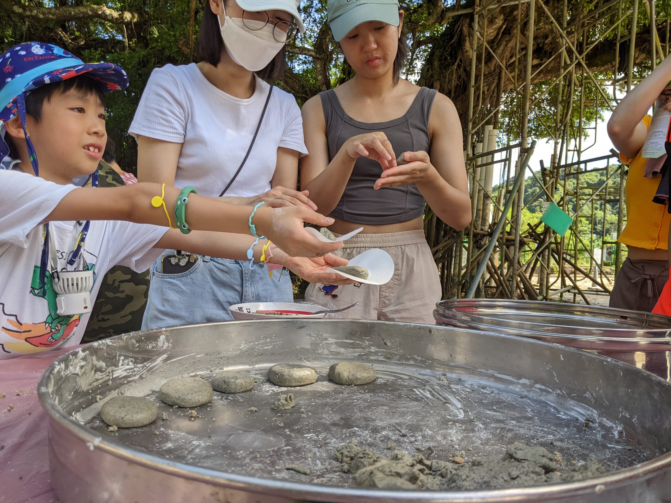 Hakka Heritage Trail: Villages at the Edge of the City